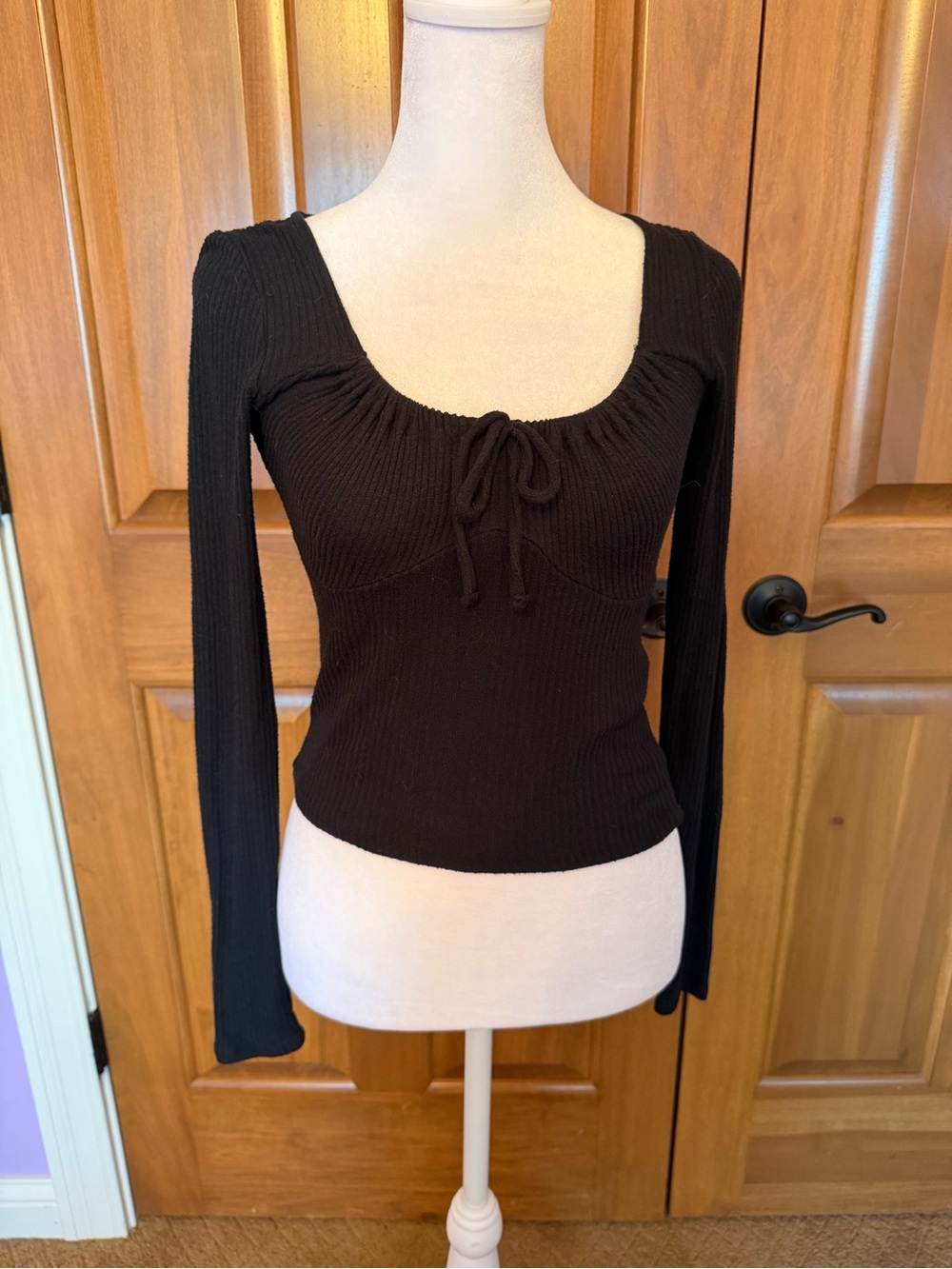 Hollister Long Sleeve Low Cut Tie Front Black Ribbed Top Women’s XS